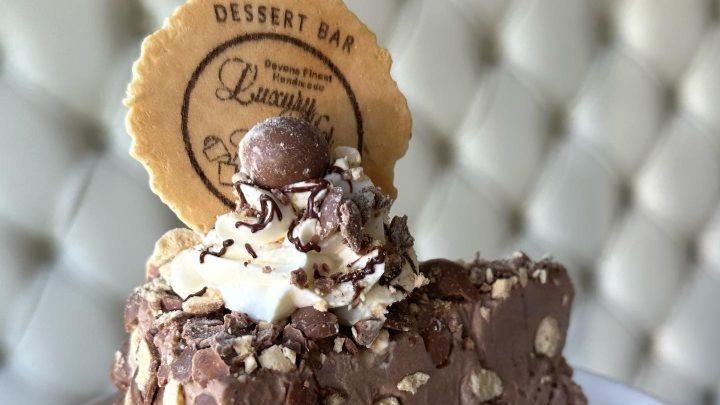 Malteser Cheesecake Slice