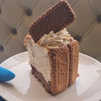 Biscoff Cheesecake Slice
