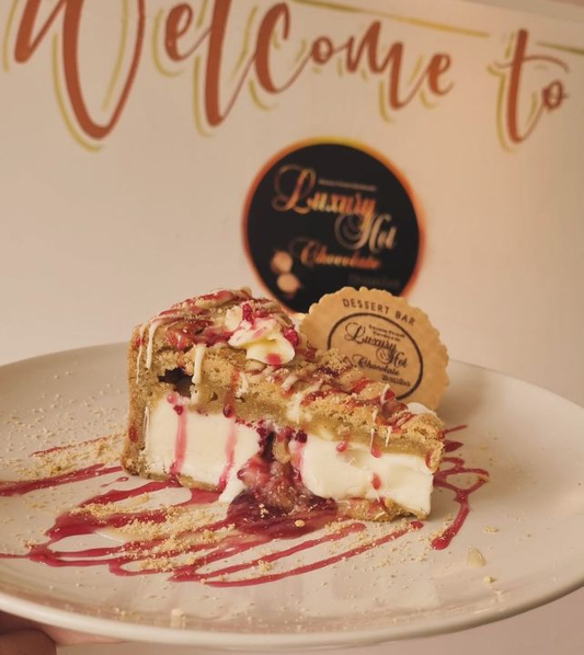 White Chocolate & Raspberry Cookie Pie