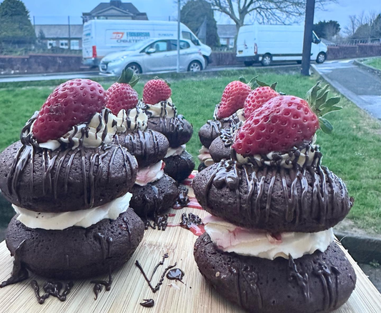 Strawberries & Cream Bronut